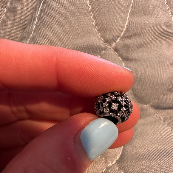 Pandora - Picture 2 of 3